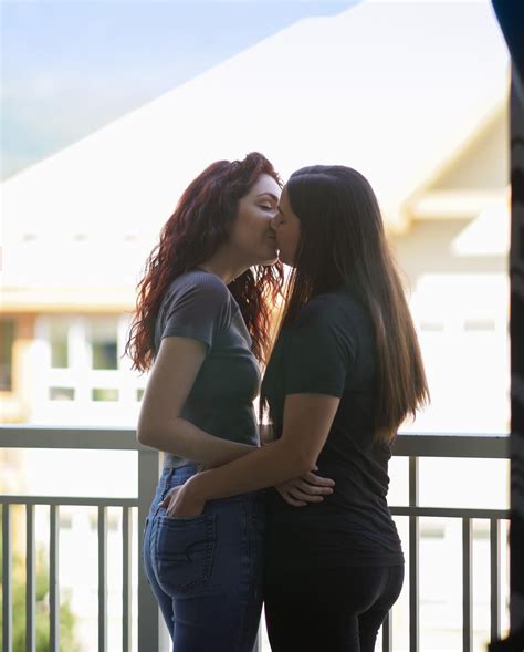 lesbian sex gifs|two attractive lesbian girlfriends passionately kissing and。